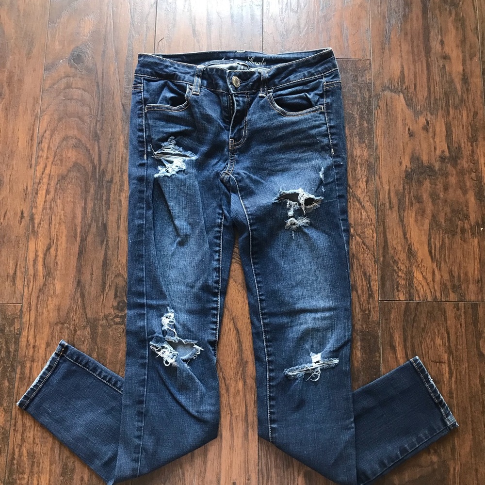 Distressed American Eagle Jegging